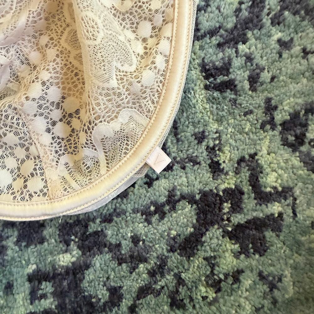 Victoria’s Secret Fully Sheer Lace Wired Bra Intimate Sexy Nude | Size 38D - Picture 2 of 5